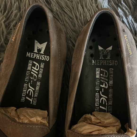 Almost new Mephisto Women's Soriane Loafer Leather Size 6 Walnut Color - Picture 4 of 8